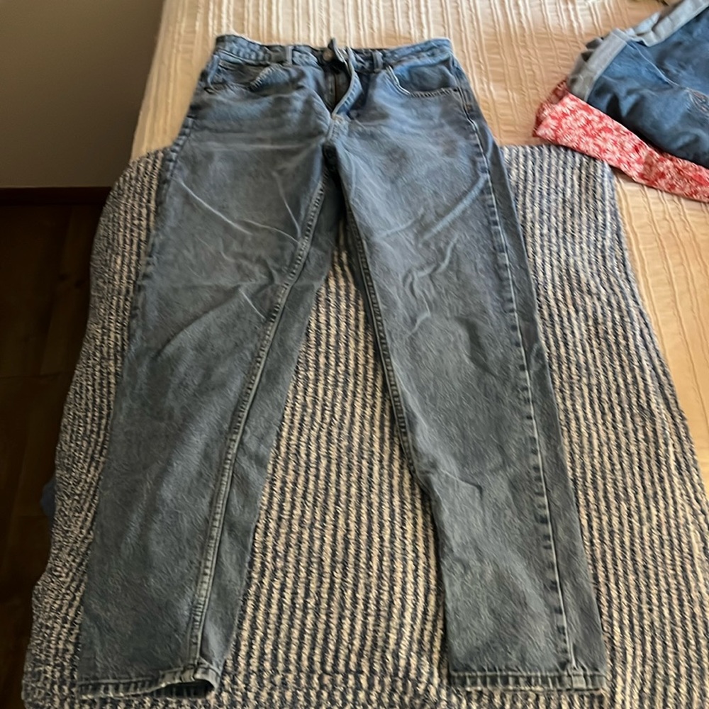 Urban Outfitters mom jeans